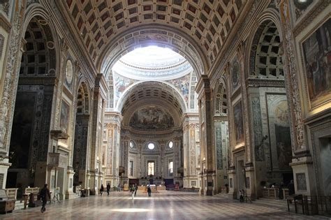 Arca di Sant'Andrea - Uma Exploração da Fé e do Poder Através de Detalhes Exquisitos!